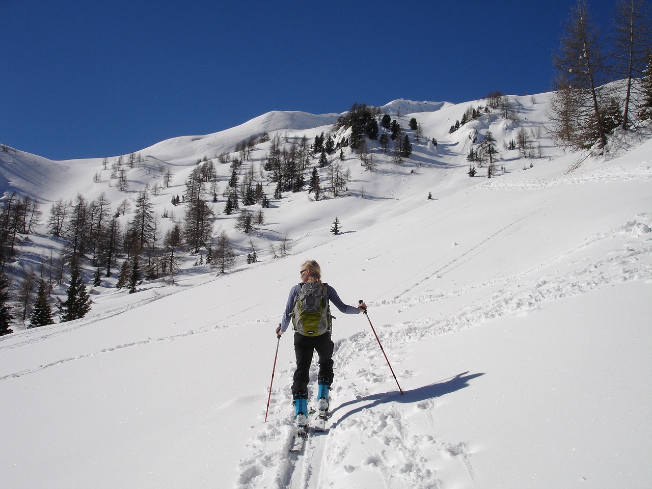 ski backpack.jpg